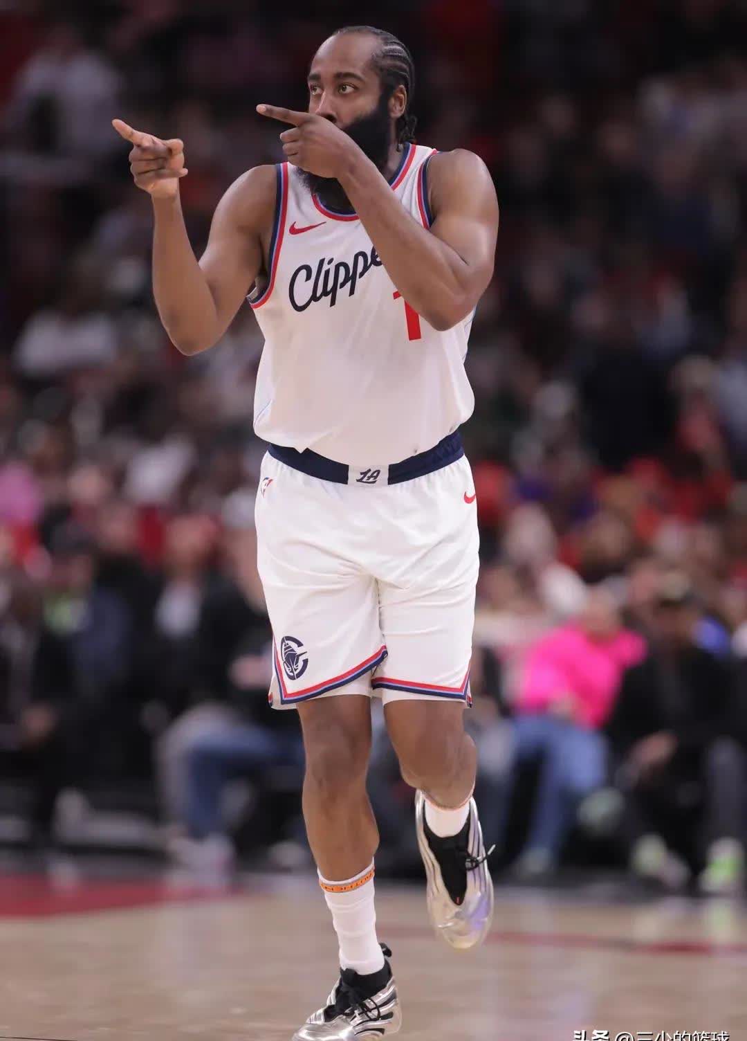 包含西亚卡姆在法国队比赛中反败为胜，出色防守引发热议！热度持续攀升的词条九游游戏中心正版